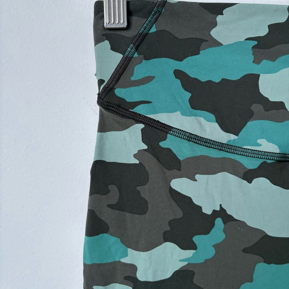 Lululemon 2021 Base Pace High-Rise Running Tight 25" Heritage 365 Camo Sz 6 - Picture 5 of 10